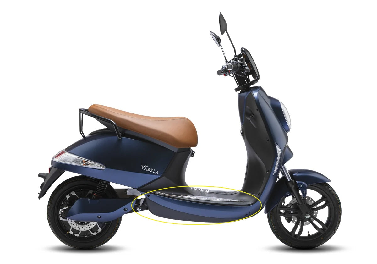 Capot plancher inférieur droit | Vässla Scooter